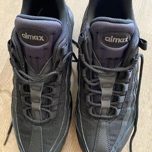 Nike Air Max Black Sneakers